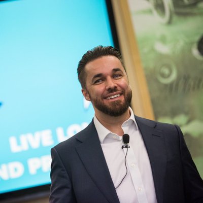 Profile Picture of Graham Lock (@grahamlock5) on Twitter