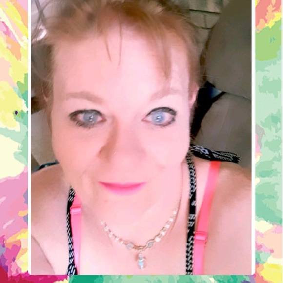 Profile Picture of Cheryl Huntley stevens (@cheryl72222) on Poshmark