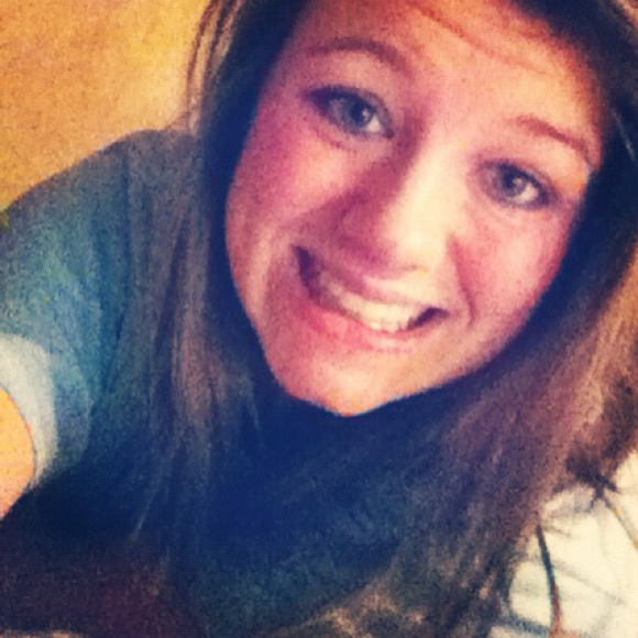 Profile Picture of Amanda Jackson (@bklilsarg) on Poshmark