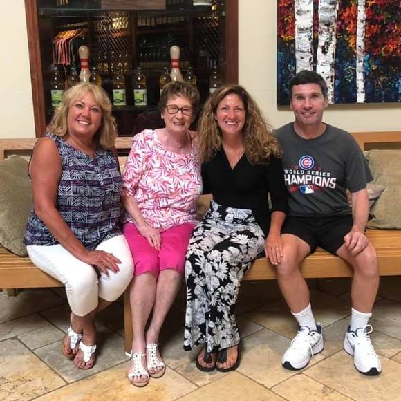 Profile Picture of Barbie Rothbauer (@brothbauer) on Poshmark