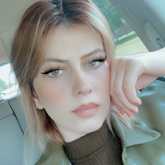 Profile Picture of Zamira Aslanova (@zamirajamal1990) on Poshmark