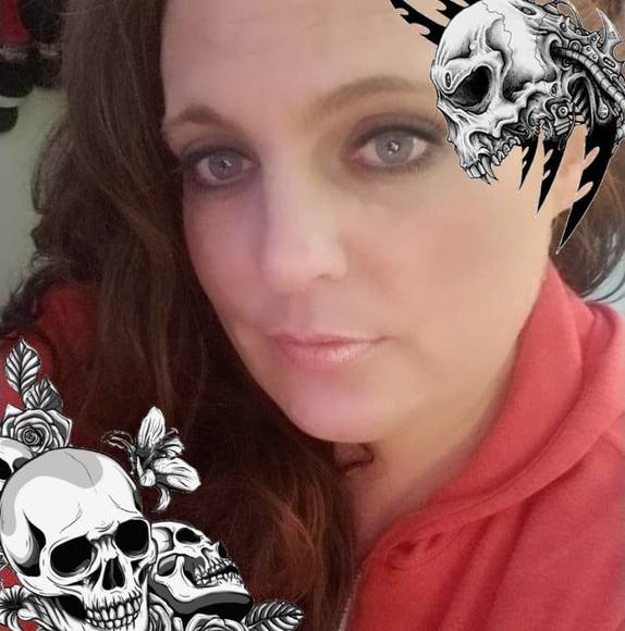 Profile Picture of Kim Osborn (@kimjeanosborn) on Poshmark