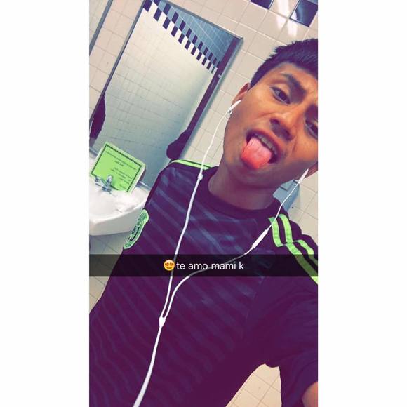 Profile Picture of Etzon Paz (@etzonpaz11) on Poshmark