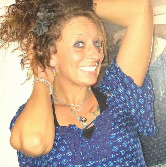 Profile Picture of Jessica Icard (@jessicaicard) on Poshmark