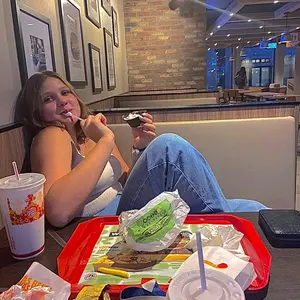Profile Picture of 🥰 (@miaskowska._) on Tiktok