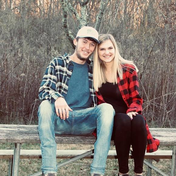 Profile Picture of Kristen Halcomb (@k_halcomb) on Poshmark