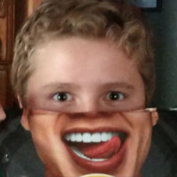 Profile Picture of Sam Mauk (@samtheman95) on Poshmark