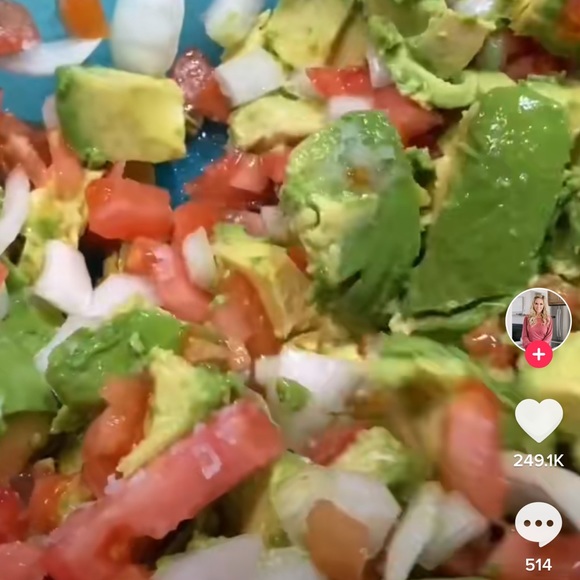 Profile Picture of Melissa d Etmanski (@metmanski) on Poshmark