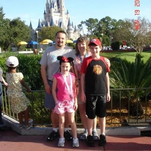 Profile Picture of Lisa Asselin (@tantelisa) on Myspace