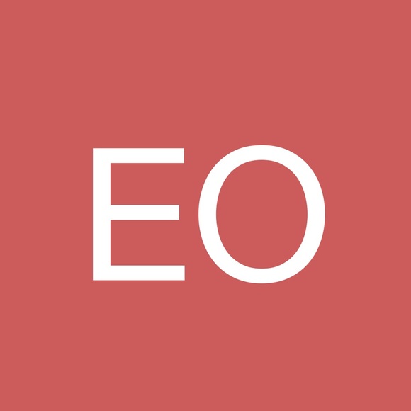 Profile Picture of Elizabeth Otterson (@ottersonb) on Poshmark