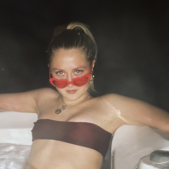 Profile Picture of Isabel Wrubel (@isabelwrubel) on Poshmark