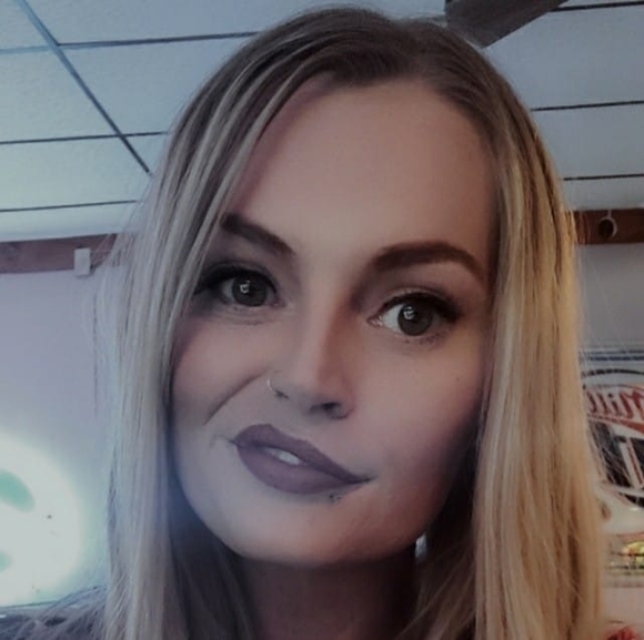 Profile Picture of Tanya Huffman (@tanyahuffman591) on Poshmark