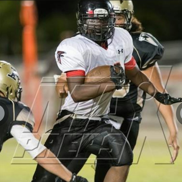 Profile Picture of Shawn Herron (@shawnyfootball) on Poshmark