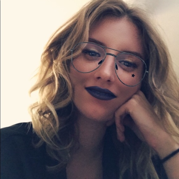 Profile Picture of Danielle Mcknight (@dnllmcknight) on Poshmark