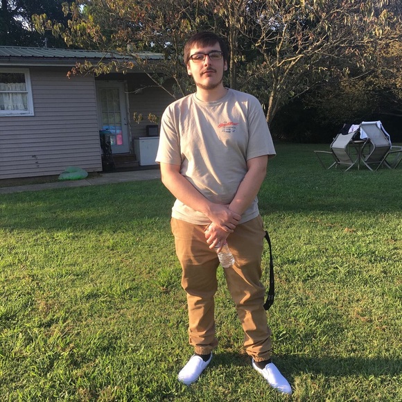 Profile Picture of Jordan Shadowen (@jordanshadowen) on Poshmark