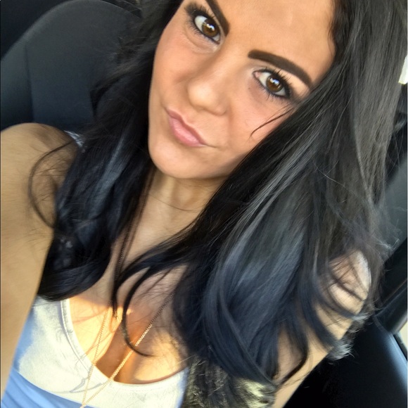 Profile Picture of Allison Needham (@prettylilgirl0) on Poshmark