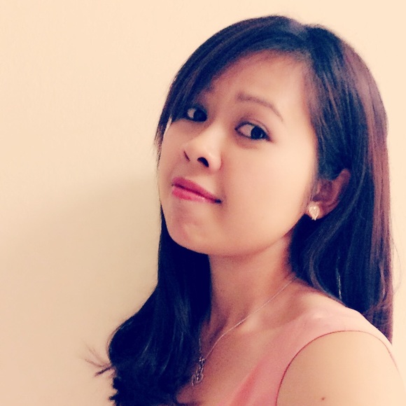 Profile Picture of Thu Dinh (@chamstore) on Poshmark