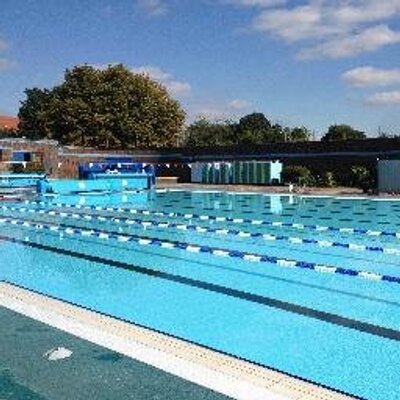 Profile Picture of Friends Of Charlton Lido (@FoCLSE7) on Twitter
