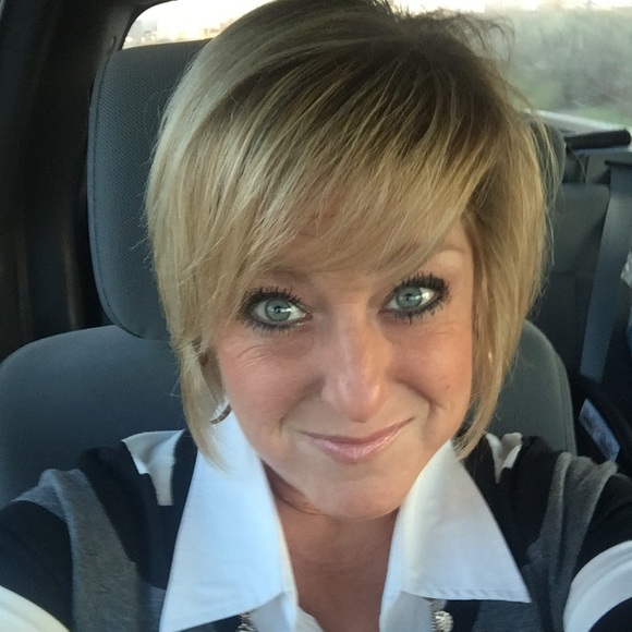 Profile Picture of Audrey Tobin (@aft214) on Poshmark