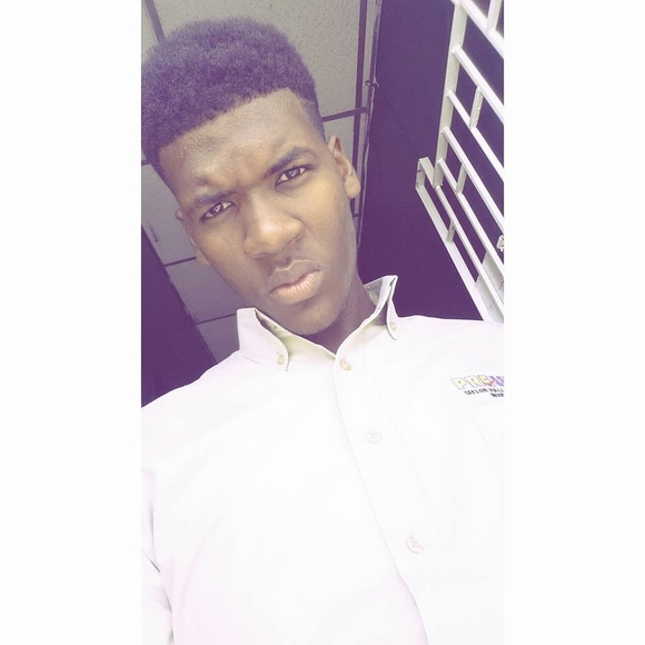 Profile Picture of Daniel Williams (@djohn1998) on Poshmark