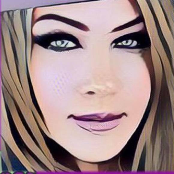 Profile Picture of Laylita Davidovich (@laylitad) on Poshmark