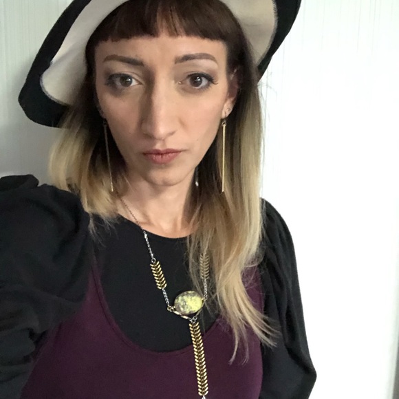 Profile Picture of Jakki Kalogridis (@jakki_kalo) on Poshmark