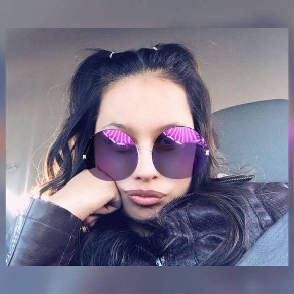 Profile Picture of Lucy Mata (@lucila37) on Poshmark