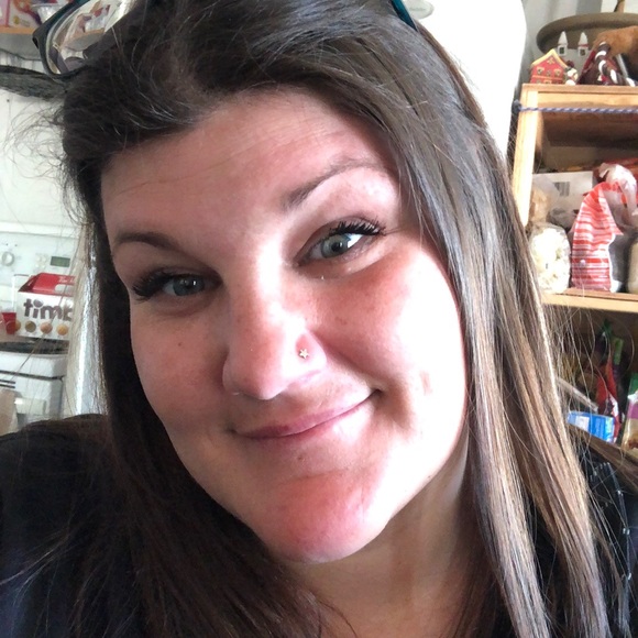 Kimberly Bloom - Poshmark Profile Picture of Kimberly Bloom (@kimberlybloom) on Poshmark