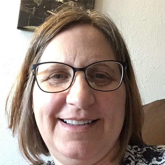 Profile Picture of Jenny Rommel (@pdogsmom) on Poshmark