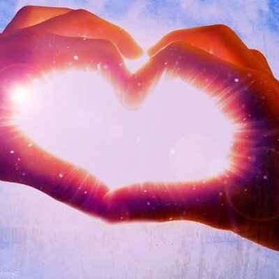 Profile Picture of Danielle Lampkin (@lovenpeace143) on Twitter