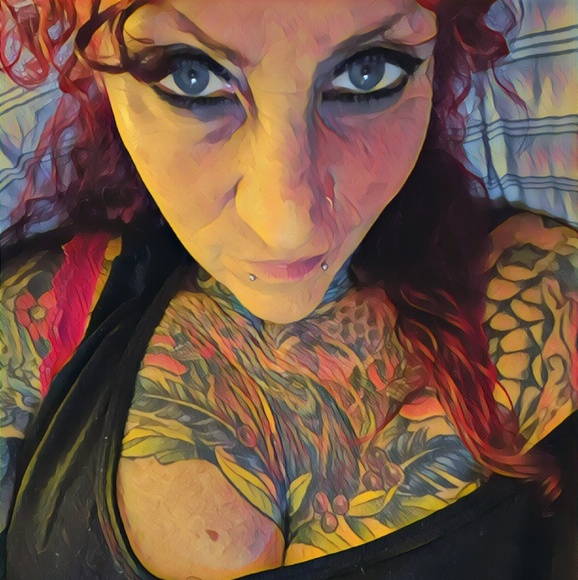 Profile Picture of Andra Poretta (@butterflz69) on Poshmark