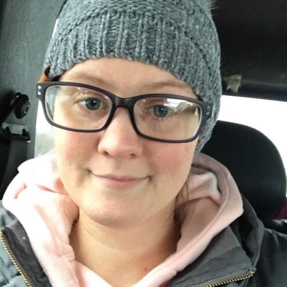Profile Picture of Melinda Michaels smith (@letlovelive14) on Poshmark