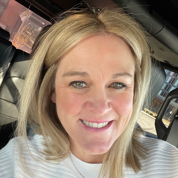Profile Picture of Erin Civey (@stremy10) on Poshmark