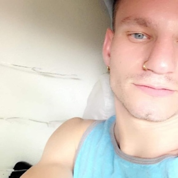 Profile Picture of Christopher Gesner (@guessner1) on Poshmark