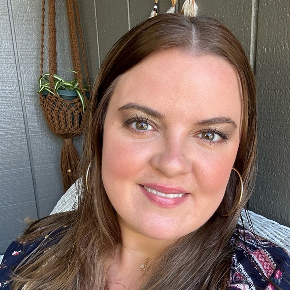 Emily Squirrely - Poshmark Profile Picture of Emily Squirrely (@emilysquirrely) on Poshmark