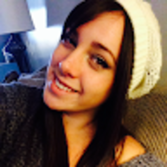 Profile Picture of Jessica Staves (@jessicastavesxo) on Poshmark