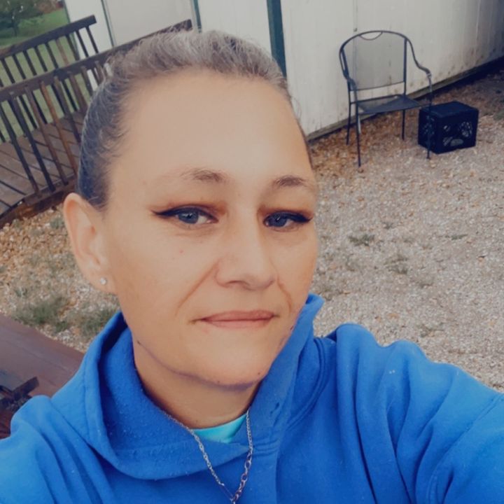 Profile Picture of Lora Kidd (@lorakidd) on Tiktok