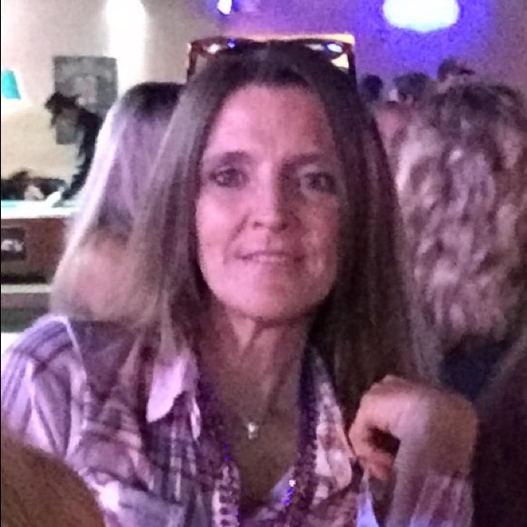 Profile Picture of Tonya Goddard (@goddard43) on Poshmark