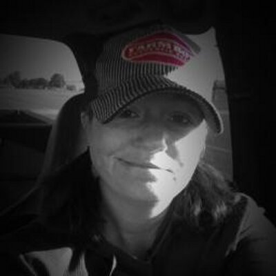 Profile Picture of Carrey Hoese (@farmgirljunk) on Twitter