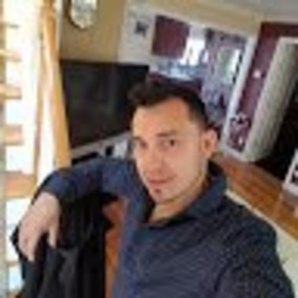 Profile Picture of Carlos Euceda (@c_euceda) on Poshmark