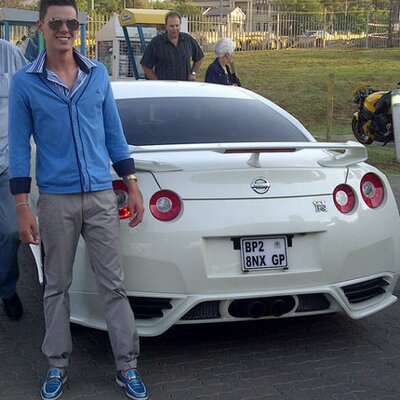 Profile Picture of Dominic Richards (@DomVacco) on Twitter