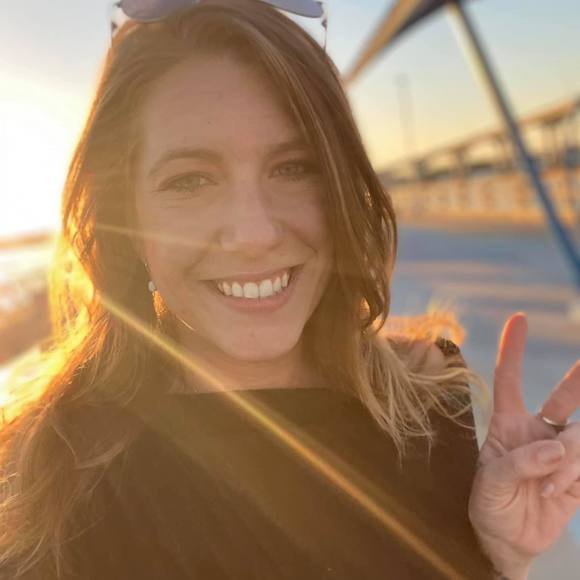 Profile Picture of Amanda Mincolla (@mincolla1988) on Poshmark