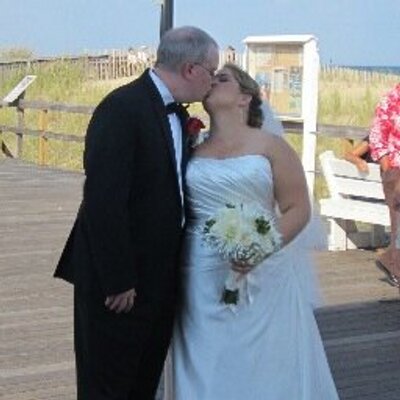 Profile Picture of Jessica Hoch Allen (@jesshoch) on Twitter