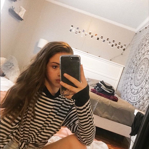Profile Picture of Krista Hallick (@kristahallick) on Poshmark