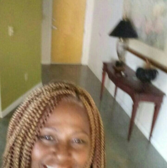 Pat Allen - Poshmark Profile Picture of Pat Allen (@allenpatricia69) on Poshmark