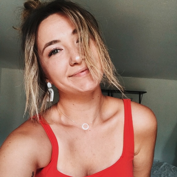 Profile Picture of Kara Steslicki (@kstezz) on Poshmark