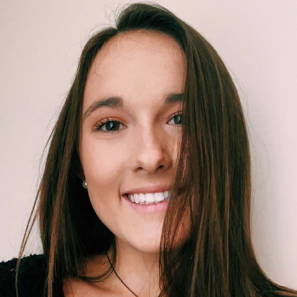 Profile Picture of Perris Bowling (@perrisb) on Poshmark