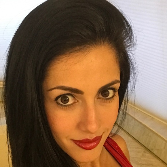 Profile Picture of Kristi Ferruzzi (@klferruzzi82) on Poshmark