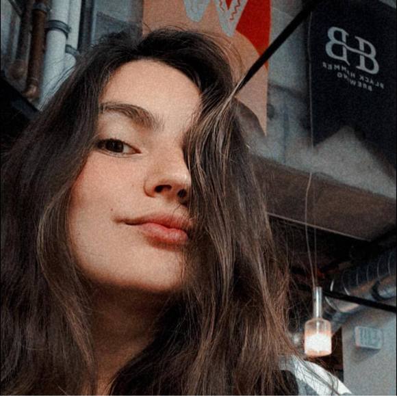 Laura Yunda - Poshmark Profile Picture of Laura Yunda (@laurayunda) on Poshmark