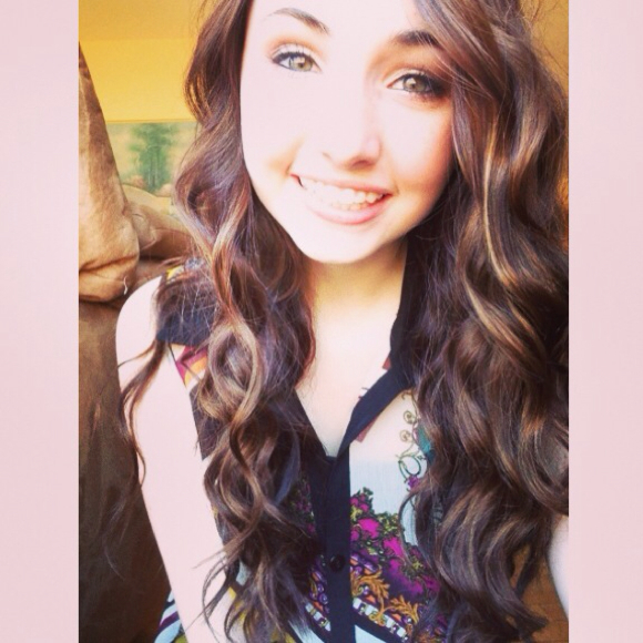 Profile Picture of Michelle Shurtleff (@michelle_s) on Poshmark